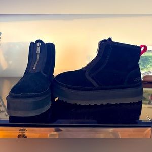 COPY - UGG Neumel Platform Zip Suede. Black Size 7